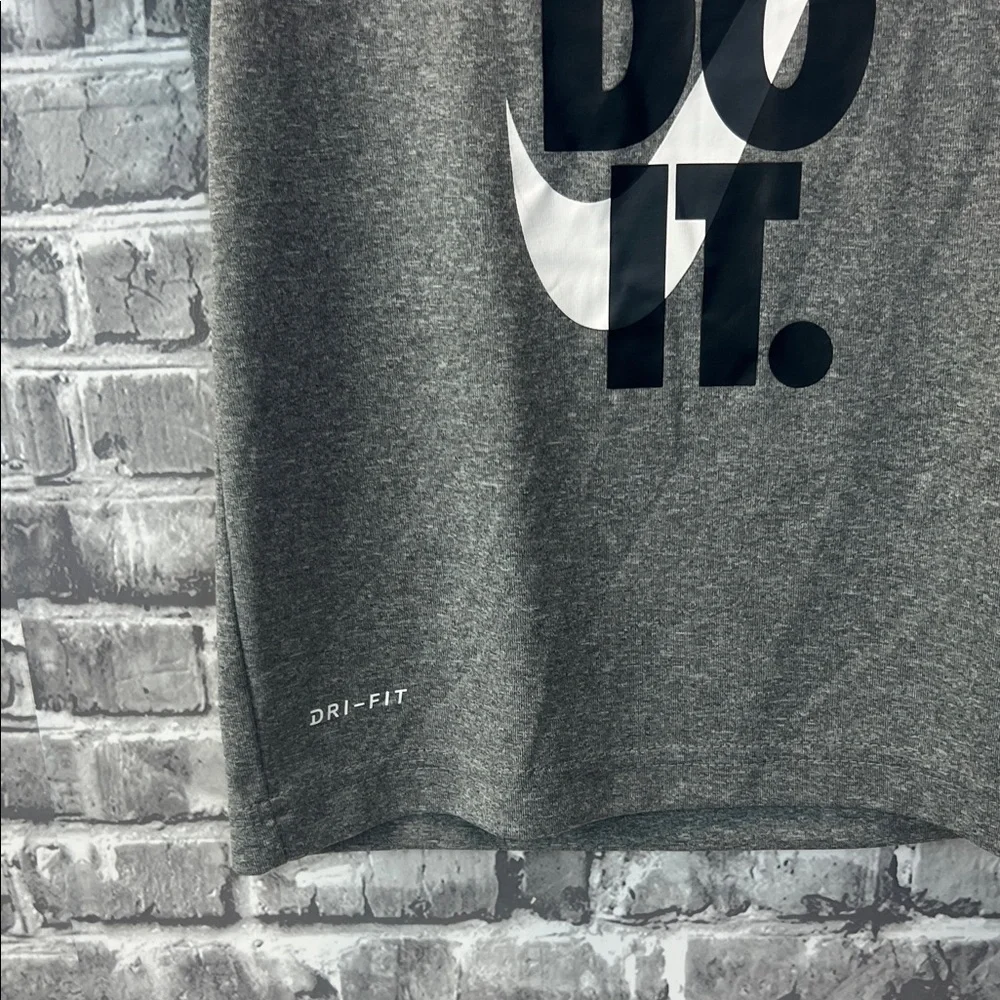 Boy's Nike T-Shirt‎